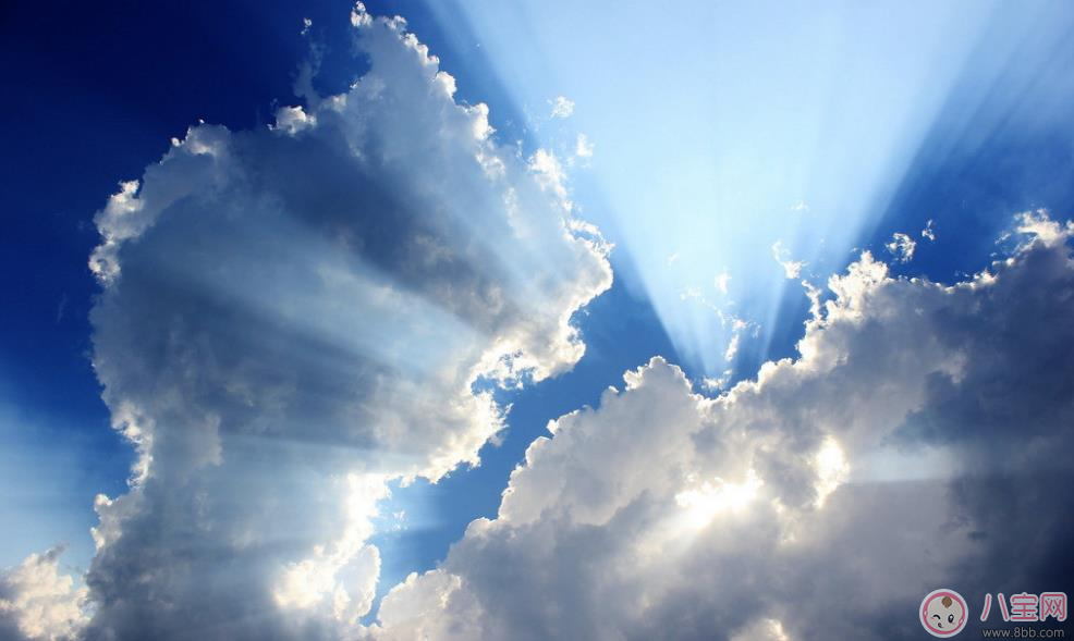 寶寶胎教小故事 白云和烏云