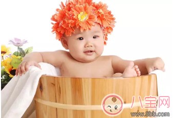 新手爸媽夏季給初生兒洗澡莫慌張 掌握方法最重要 新手爸媽夏季給初生兒洗澡莫慌張 掌握方法最重要