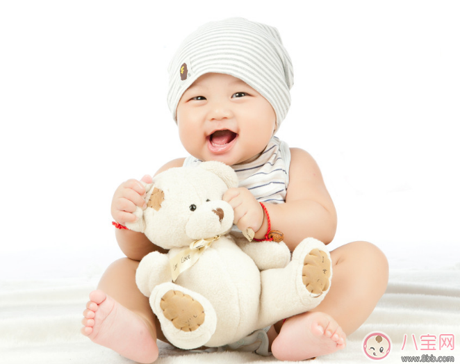 寶寶不會笑正常嗎 三個月不會笑要不要檢查