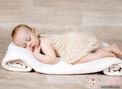 寶寶頭型睡偏了怎么辦 寶寶頭型調整怎么做