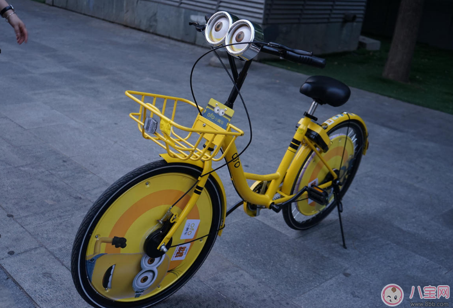 三伏天孩子在外面玩噴泉水 孩子戶外玩耍一定要注意