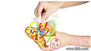 章子怡寶寶同款力推的chewbeads牙膠搖鈴 時尚又安全 章子怡寶寶同款力推的chewbeads牙膠搖鈴 時尚又安全