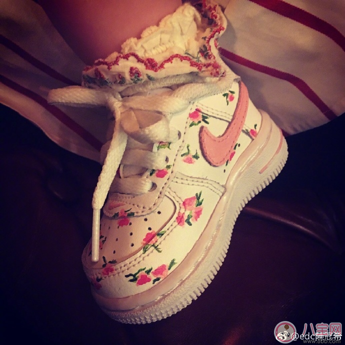 新晉奶爸陳冠希上線 曬女兒可愛(ài)小鞋子