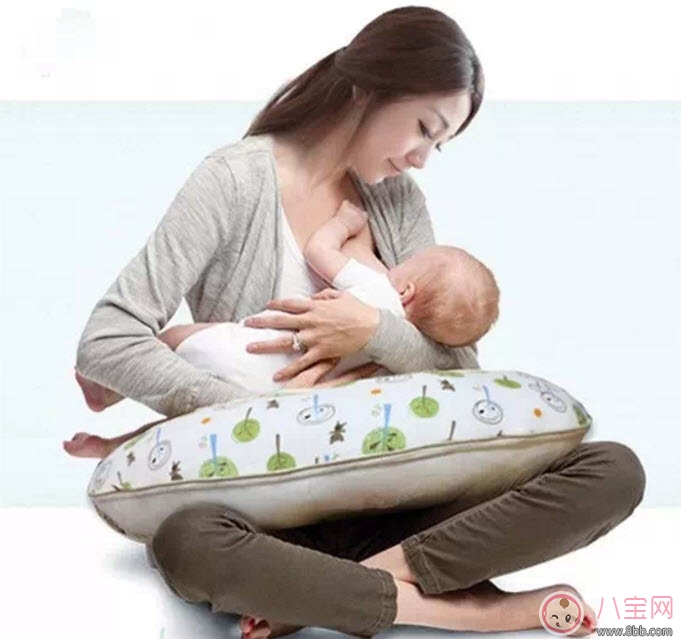 為什么寶寶睡著了還吃奶 怎么防止寶寶吃奶睡著 為什么寶寶睡著了還吃奶 怎么防止寶寶吃奶睡著