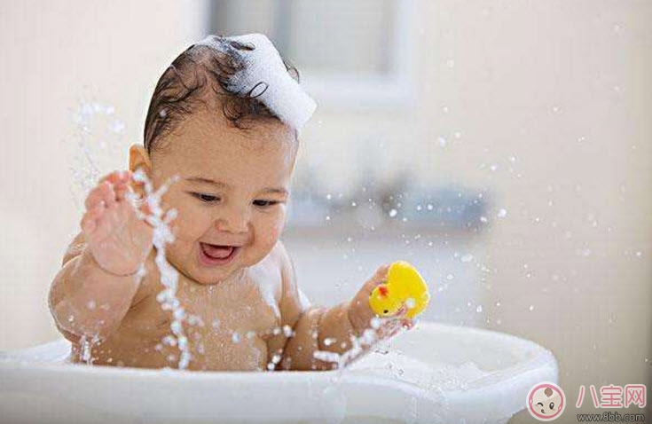寶寶不喜歡洗澡怎么辦 讓寶寶愛上洗澡的小妙招 寶寶不喜歡洗澡怎么辦 讓寶寶愛上洗澡的小妙招