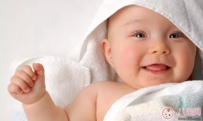 嬰兒寶寶耳朵護理 寶寶耳屎怎么處理(清理耳朵的八個步驟)