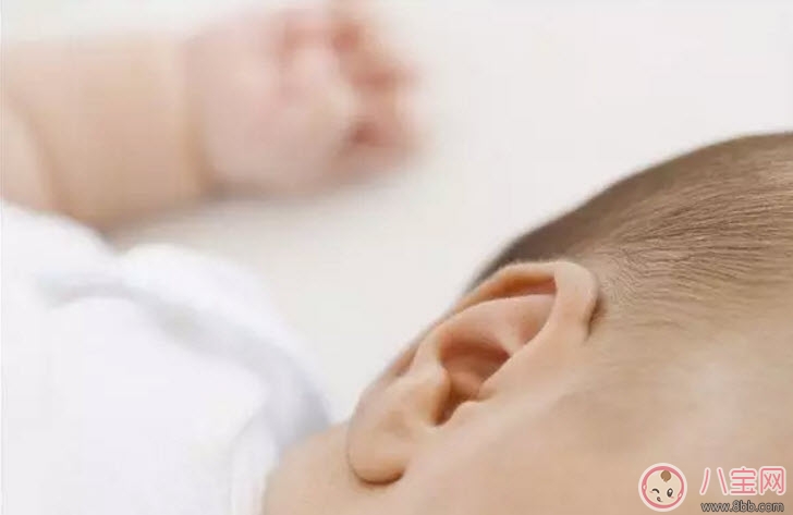 嬰兒寶寶耳朵護理 寶寶耳屎怎么處理(清理耳朵的八個步驟)