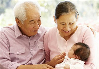 老人帶孩子經(jīng)驗(yàn)有哪些 老人帶孩子經(jīng)驗(yàn)的弊端。