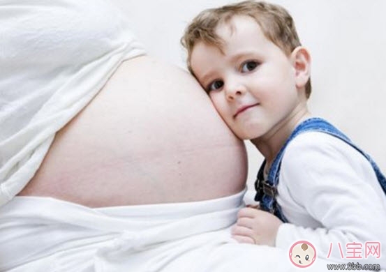 胎動的感覺有哪幾種，各種胎動代表什么意思(寶寶在說話)