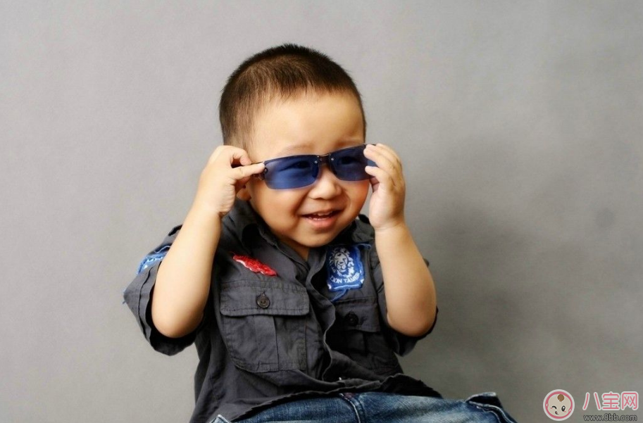 夏天怎么保護寶寶的眼睛 孩子帶太陽鏡真的護眼嗎 夏天怎么保護寶寶的眼睛 孩子帶太陽鏡真的護眼嗎