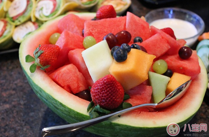 寶寶夏天吃西瓜要注意什么 0-1歲寶寶吃西瓜注意事項