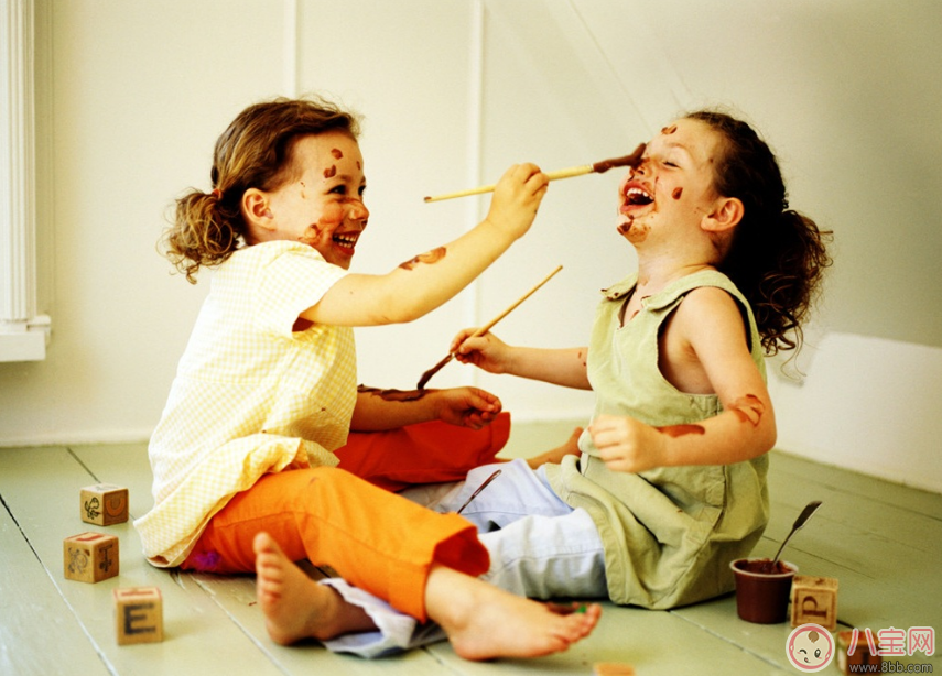 被孩子氣的發(fā)瘋怎么辦 如何處理與孩子之間的關(guān)系