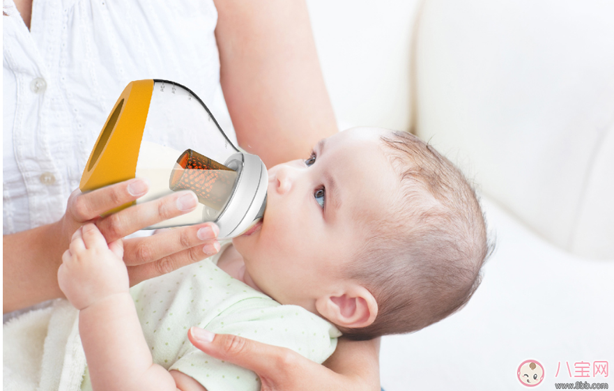 寶寶嗆奶急救行為居然90%的人都用錯了 寶寶嗆奶正確做法