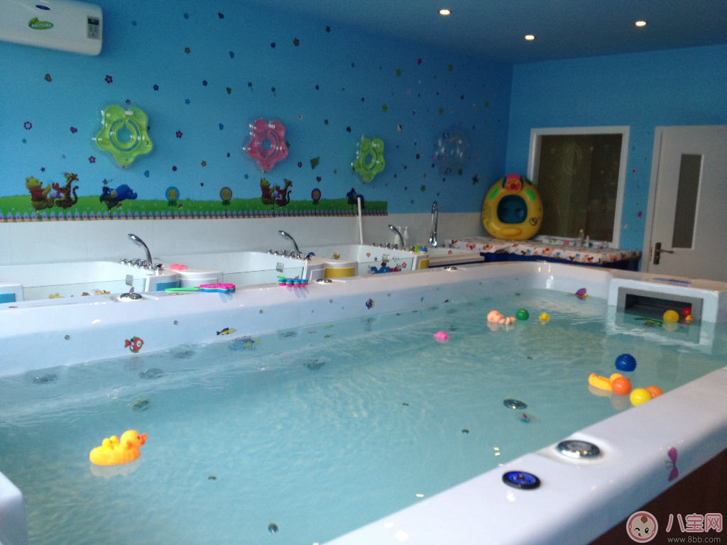 咘咘和Bo妞游泳 寶寶室內游泳的好處