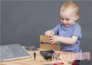 暑假寶寶沉迷電子產品怎么辦 如何管教孩子