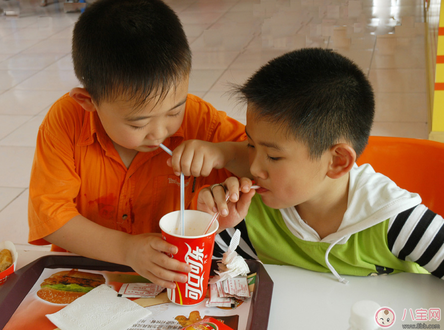 這些行為對孩子來說其實是溺愛 正確愛孩子讓孩子成長 這些行為對孩子來說其實是溺愛 正確愛孩子讓孩子成長