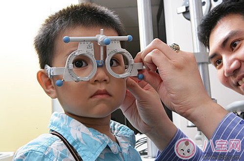 孩子瞇瞇眼居然是弱視 從哪些情況可以發現孩子不對勁