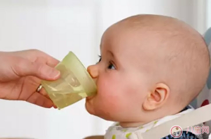 寶寶缺鈉的癥狀 寶寶缺鈉是什么原因(寶寶缺鈉會怎么樣) 寶寶缺鈉的癥狀 寶寶缺鈉是什么原因(寶寶缺鈉會怎么樣)