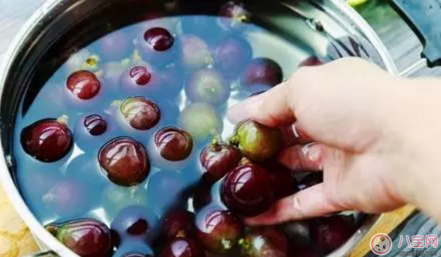 寶寶便秘不喝藥 吃葡萄就好了