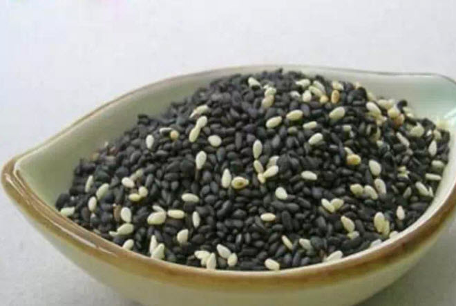 孕婦吃白芝麻好還是黑芝麻好，孕婦血糖高能吃芝麻嗎