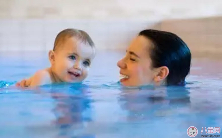 嬰兒游泳需要貼肚臍貼嗎 寶寶游泳防水肚臍貼如何挑選