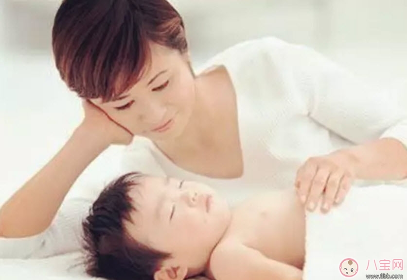 三伏天坐月子拒開空調捂出傷 為什么坐月子能捂出腦損傷