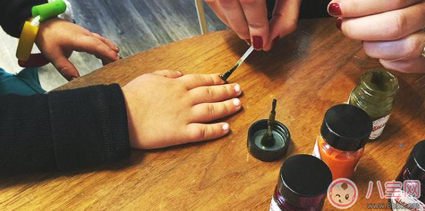 愛美也要健康的來 米粒媽伊能靜推薦指甲油Kid Licks 愛美也要健康的來 米粒媽伊能靜推薦指甲油Kid Licks