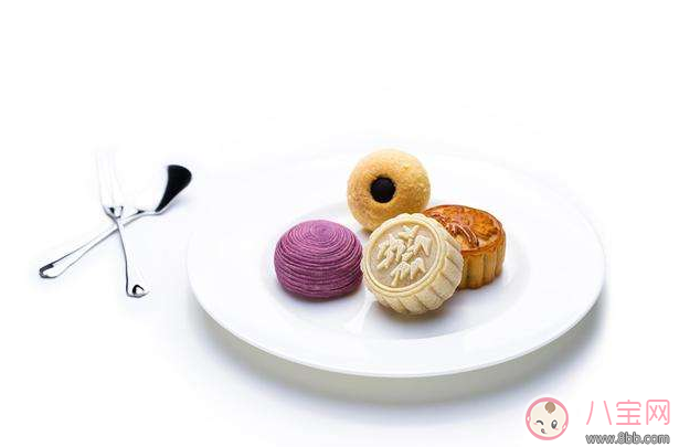 來(lái)月經(jīng)可以吃月餅嗎 吃月餅吃多了會(huì)怎么樣