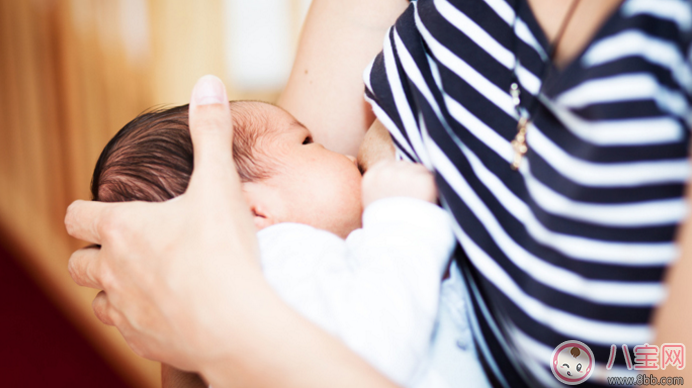 產后奶水多的方法 產后做到這5點母乳多到溢出來