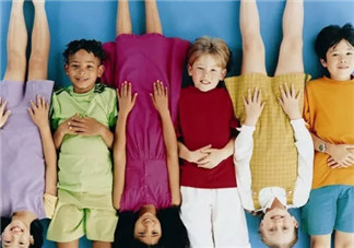 寶寶不會主動結交新朋友怎么辦 怎么教害羞的寶寶交朋友