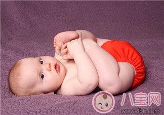 更換寶寶尿布注意事項 如何選擇寶寶尿布 更換寶寶尿布注意事項 如何選擇寶寶尿布