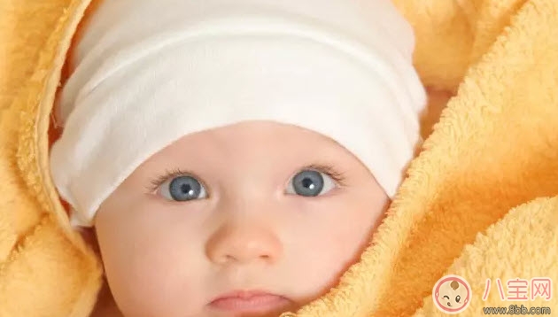 初秋需要給寶寶穿上一件肚兜嗎 初秋新生兒寶寶穿什么好