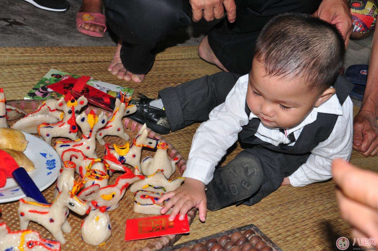 寶寶周歲抓周用品 流程以及注意事項