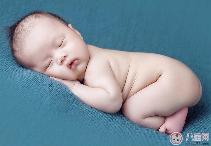 新生兒護理的四個大問題 新手媽媽必看新生兒護理秘籍 新生兒護理的四個大問題 新手媽媽必看新生兒護理秘籍