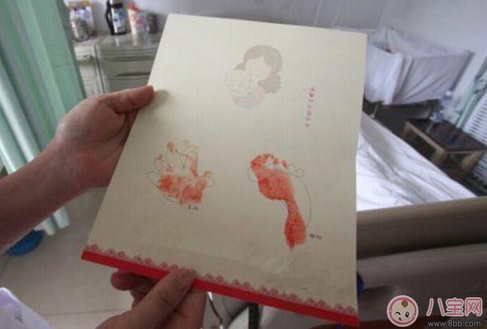 新生兒寶寶出生為什么要印腳印 嬰兒手足印泥有害嗎