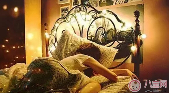 新生兒睡覺能開夜燈嗎 新生兒睡覺開夜燈好嗎