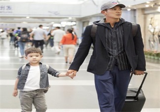 爸爸去哪兒停播,沒有的事 杜江和嗯哼現身機場