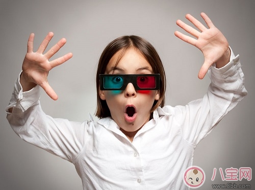 危險(xiǎn)!電影院座椅會(huì)“吃”小孩 家長(zhǎng)應(yīng)抱著孩子觀影 危險(xiǎn)!電影院座椅會(huì)“吃”小孩 家長(zhǎng)應(yīng)抱著孩子觀影