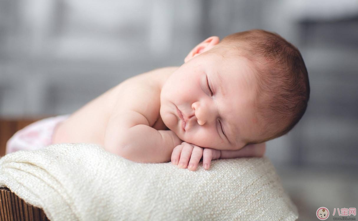寶寶偏頭扁頭怎么辦？如何讓寶寶睡出漂亮頭型？