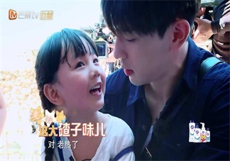 《爸爸去哪兒》鄧倫帶小山竹的方法是什么 鄧倫的育兒經(jīng)是什么