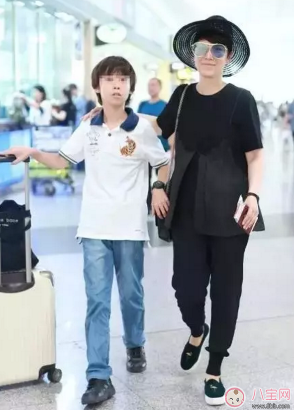 海清與兒子勝似好哥們 如何拉近與孩子的距離 海清與兒子勝似好哥們 如何拉近與孩子的距離