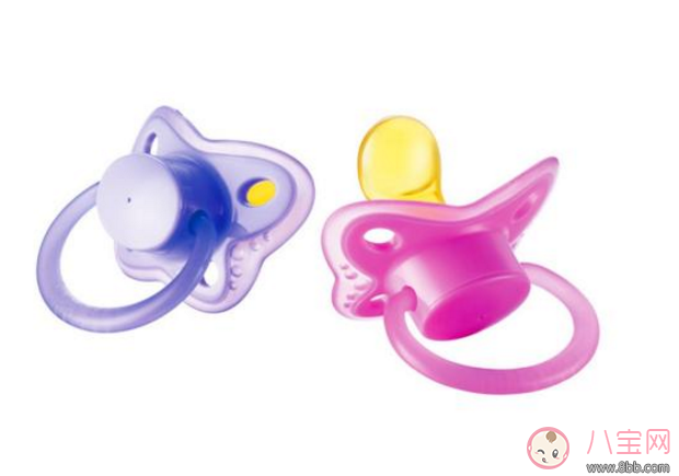 孩子哭鬧究竟該不該用安撫奶嘴 正確使用安撫奶嘴的方法是什么