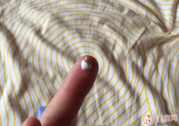 哈羅閃護臀霜怎么樣好用嗎 哈羅閃護臀霜成分有石蠟嗎吸收好嗎