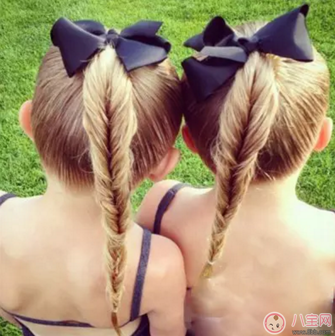 家里有兩個女兒編什么發型好看 雙胞胎好看發型推薦 家里有兩個女兒編什么發型好看 雙胞胎好看發型推薦