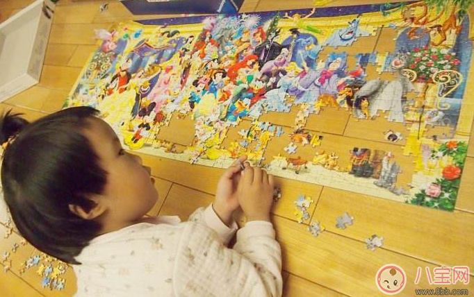 孩子玩拼圖好不好 不同年齡段的孩子玩什么樣的拼圖好
