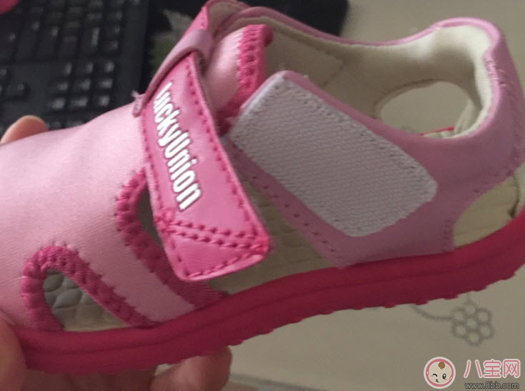 樂(lè)客友聯(lián)機(jī)能涼鞋怎么樣好穿嗎 寶寶穿樂(lè)客友聯(lián)機(jī)能涼鞋心得分享