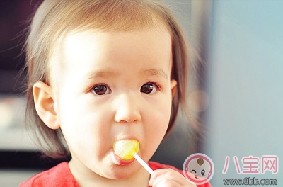 寶寶為什么喜歡啃指甲 小孩愛啃指甲怎么辦 寶寶為什么喜歡啃指甲 小孩愛啃指甲怎么辦