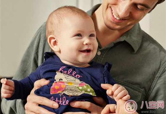 3個月6個月12個月的寶寶怎么坐腰凳 寶寶使用背帶時間方法