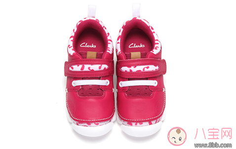 學(xué)校開運(yùn)動(dòng)會(huì)買什么鞋子比較好 適合孩子在運(yùn)動(dòng)會(huì)穿的鞋子推薦