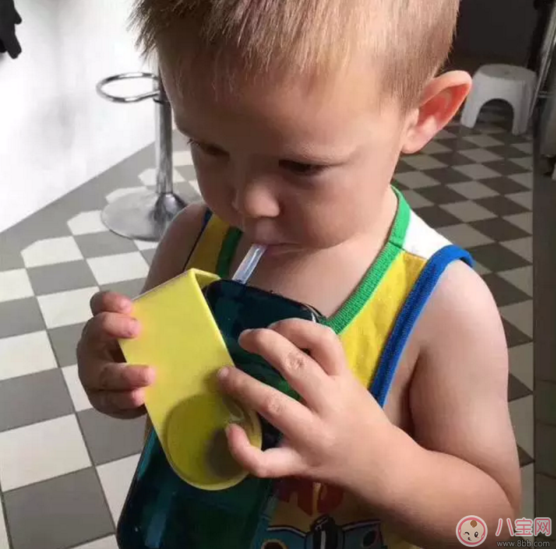 加拿大Asobu兒童吸管杯容易摔壞嗎？寶寶用怎么樣？